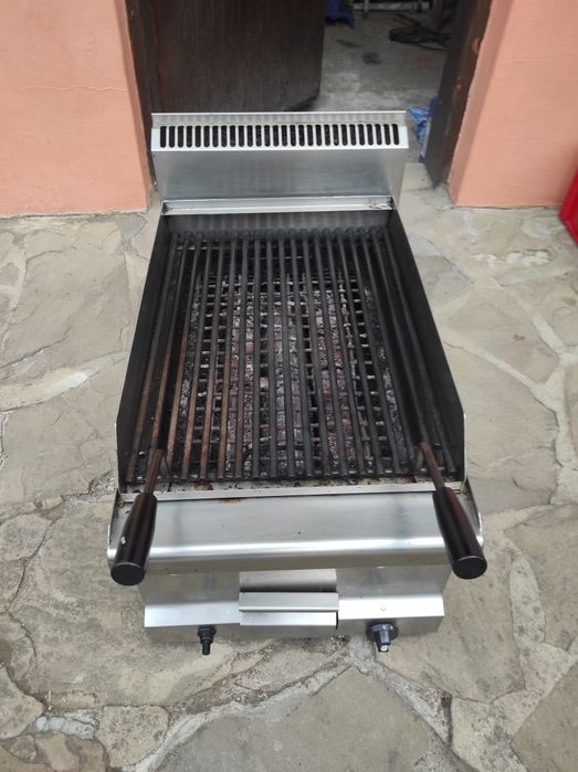 Професионална газова скара на вулканични камъни