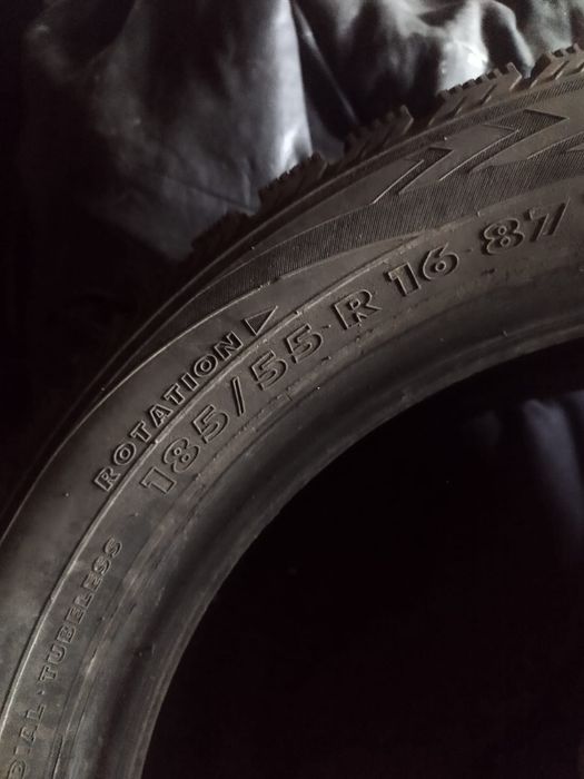Продается 2 зимние резины 185/55/16