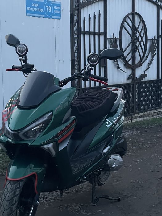 Макси скутер 150 куб