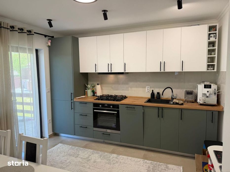 Casa noua cu 4 camere, pe parter si etaj, in Barnova