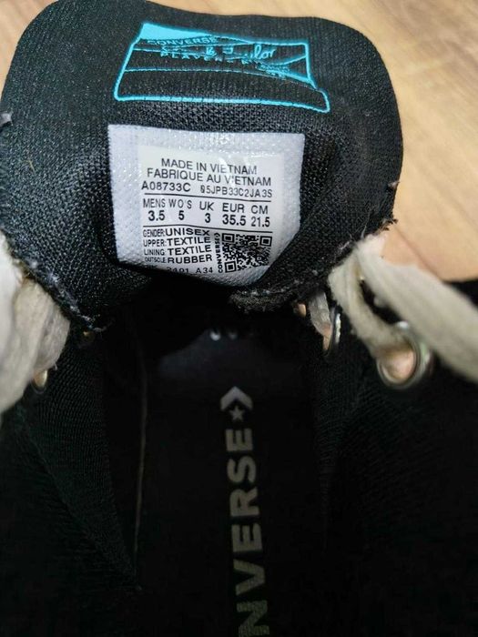 Converse mărimea 35,5