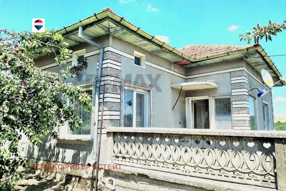 Къща за Продажба в с. Кошов