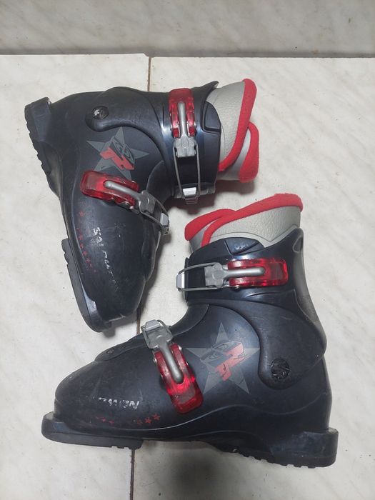 Clapari ski schi Salomon mondo  21,5 corespunde mărimii 32