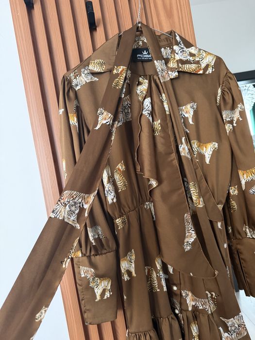 Rochie de varǎ cu cordon si esarfa pentru cap