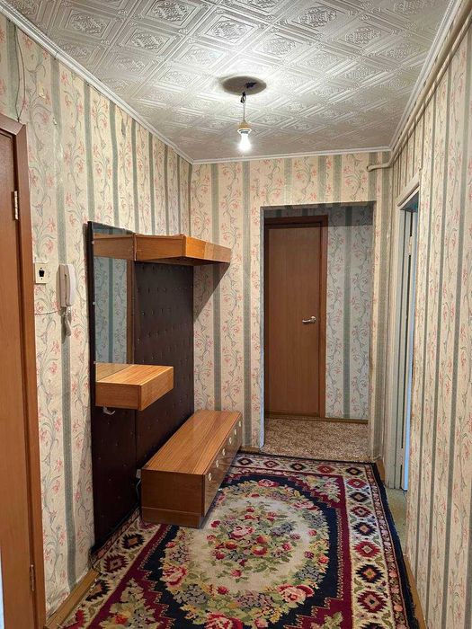 Продам 2-х комнатную квартиру в 8 микрорайоне