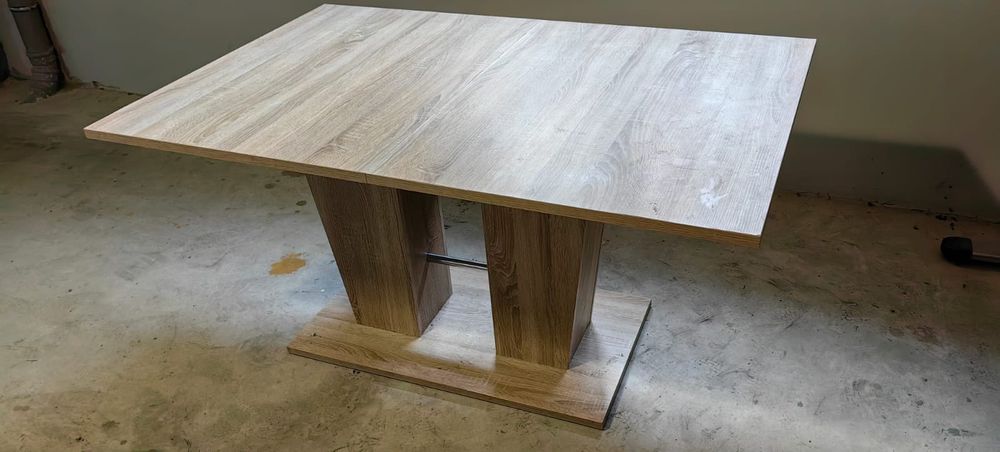 Masa dining/bucatarie