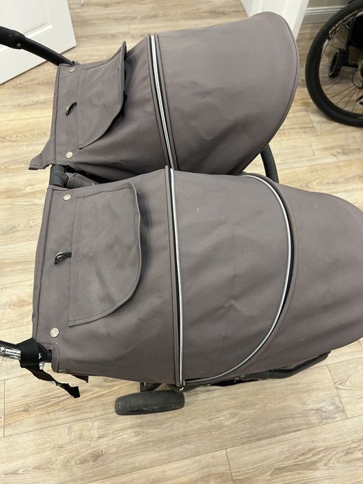 Коляска для двойни