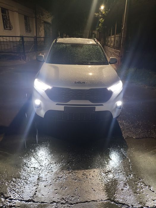 Kia sonet luxe Black edition 2- pozitsiya