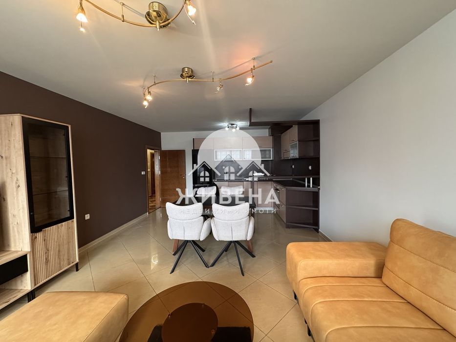 Дава се под наем Тристаен апартамент в Варна, ВИНС - 140 кв.м за 1196.97 € - Снимка #3