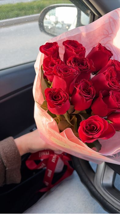 цветы розы  для подарков девушкам