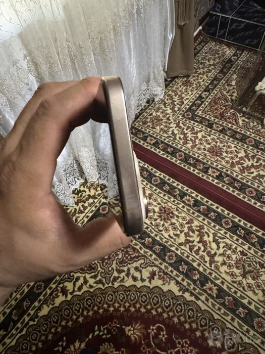 iPhone 16 pro max gold titanun