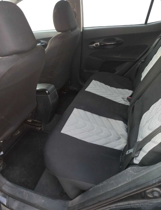 Тойота Аурис 1.6