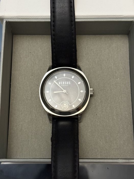 Часовник Versace versus  vspbu0118