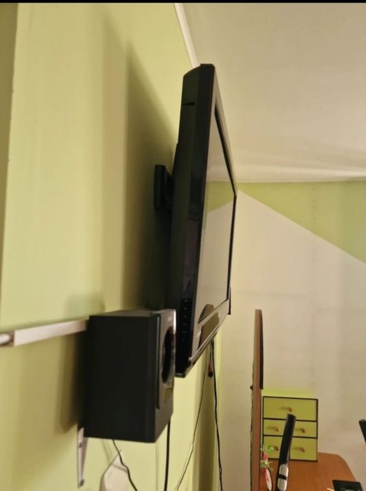 Televizor LCD AXEN 80cm