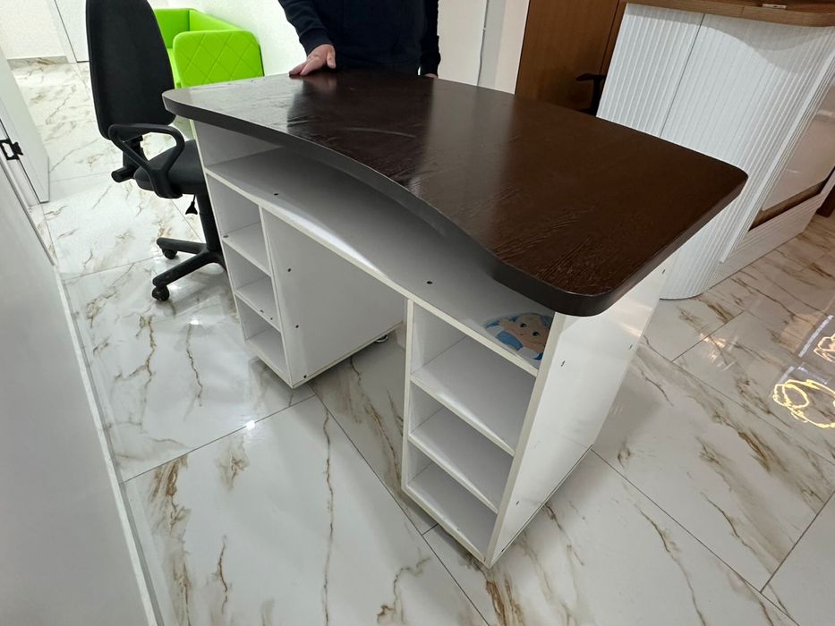 Стол- касса, ресепшн