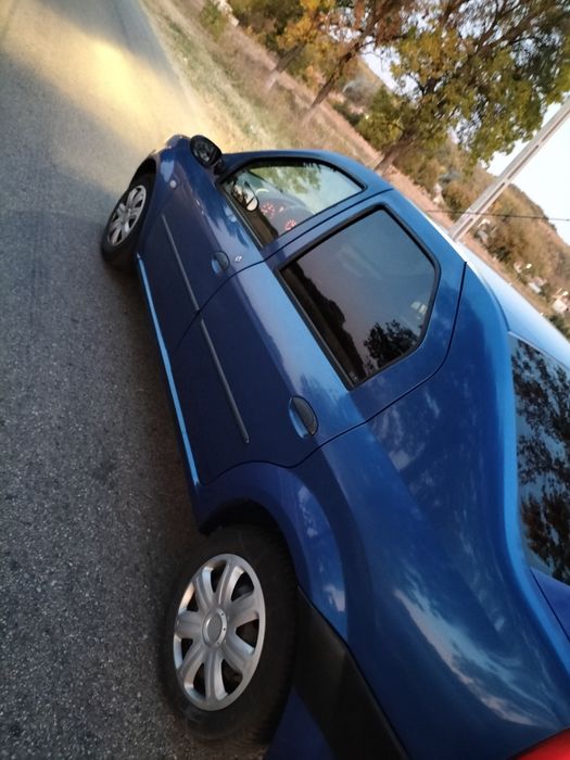 Vând Dacia Logan