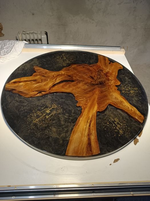 Masa lemn nuc și rășină epoxidica cu rezistență UV casa exterior