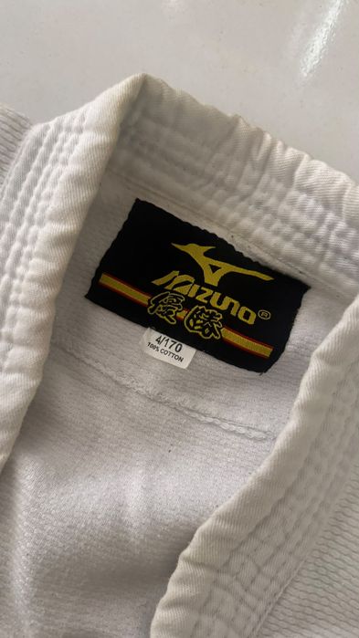 Продам кимано, в хорошем состоянии.