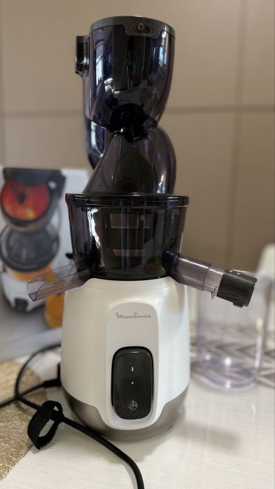 Продам соковыжималку срочно