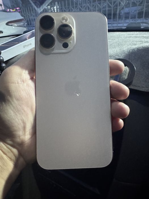 Продам Айфон 16 про макс