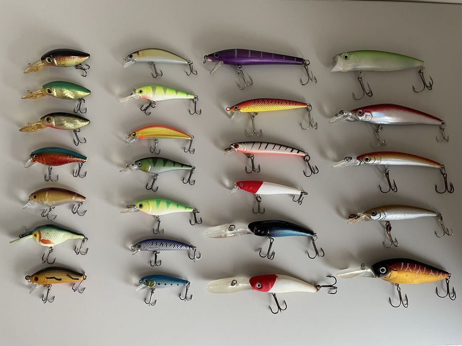 Универсален сет от 25 воблера + кутия