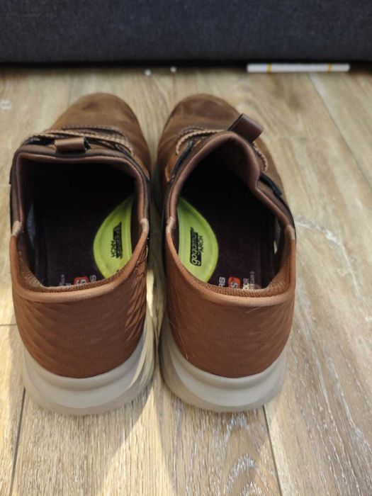 pantofi Skechers maro marimea 45