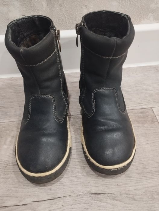 Продам детские сапожки