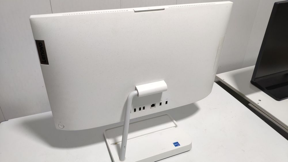 Lenovo моноблок core i5 12450H 8gb 512ssd состояние отличное