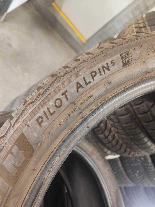 4бр.зимни гуми 235/45/20 Michelin