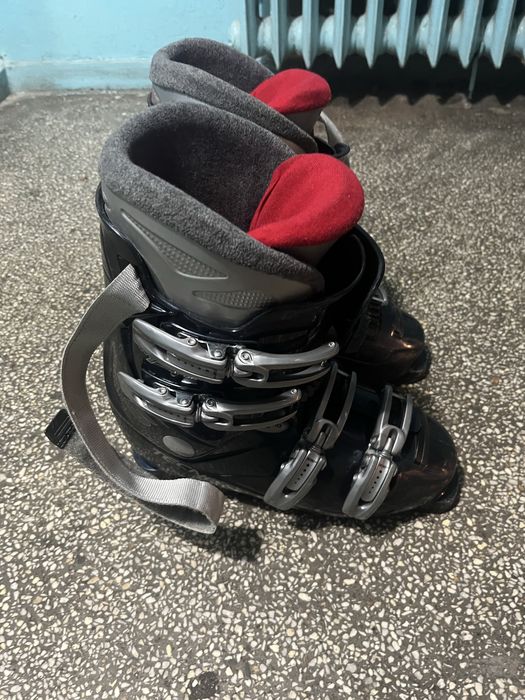 Clapari Ski masura 27(echivalent masura 42 la incaltaminte)