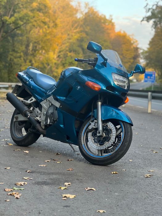 Kawasaki 600 ZZR limitat la 35 kw vând sau schimb cu enduro de 300cc