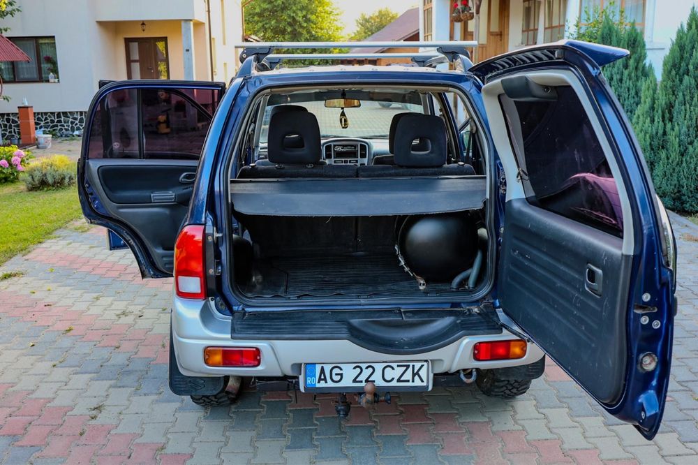 Suzuki Vitara 2004 2.0 benzina+ GPL, unic proprietar