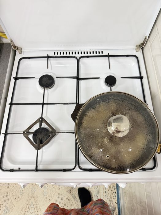 Продам б/у газовую плиту “Gefest»