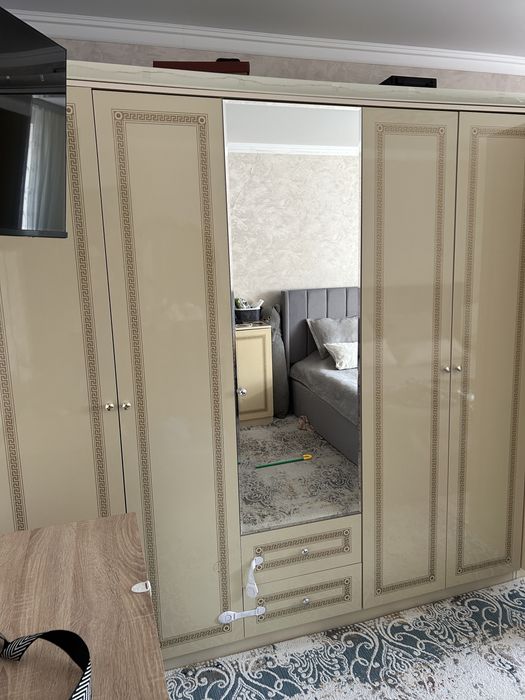 Продам 2 одинаковых шкафа