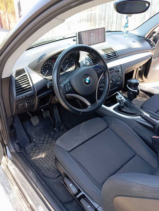 BMW SERIA 1 E81 2010 2.0 BENZINA