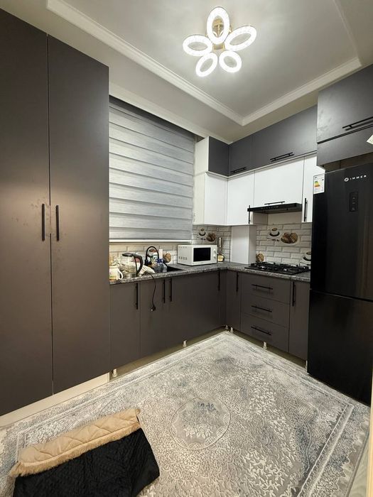 Квартира продается 3/1/14 на жк Zarafshon city