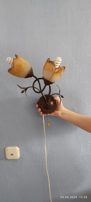 Продаются люстры