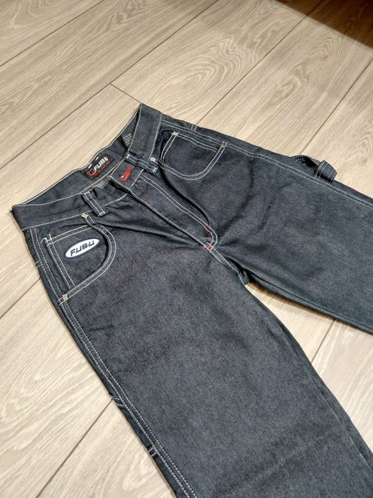 Продам джинсы FUBU