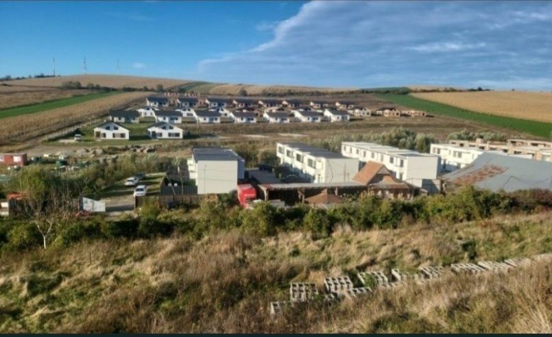 Teren 3700mp,Sura Mare, utilitati la hotar,cu intrare din Strada Noua