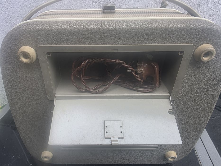 Vand magnetofon marca Grundig