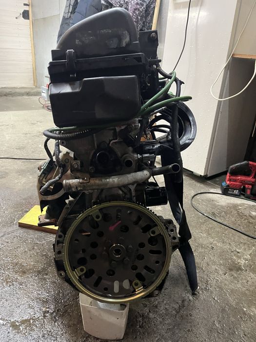 Продам двигатель от ниссана ноута .