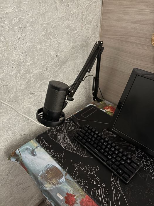 Микрофон с пантогрофом