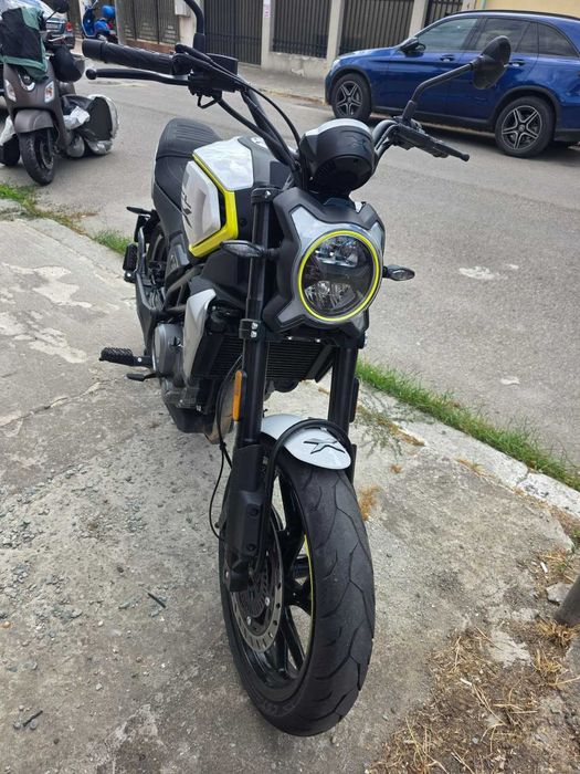 Motocicleta CF Moto 300 CL-X