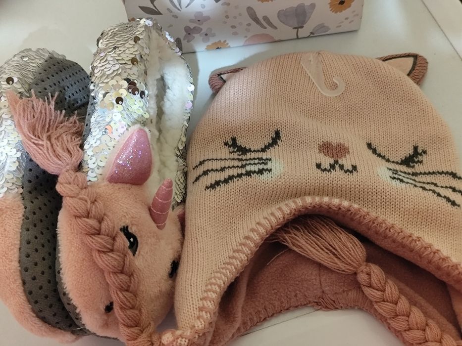 Шапка с вътрешни терлици.