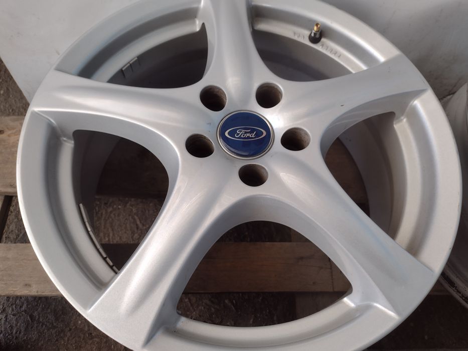 Топ състояние Ronal 17-5x108 ET49 7j Ford S-Max