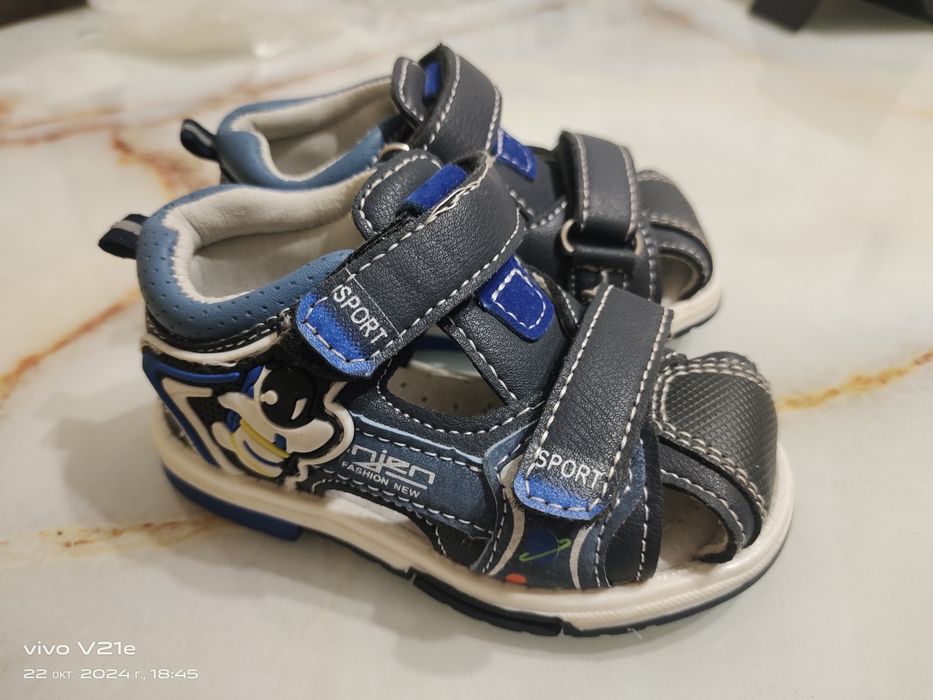 Продам сандали на мальчика