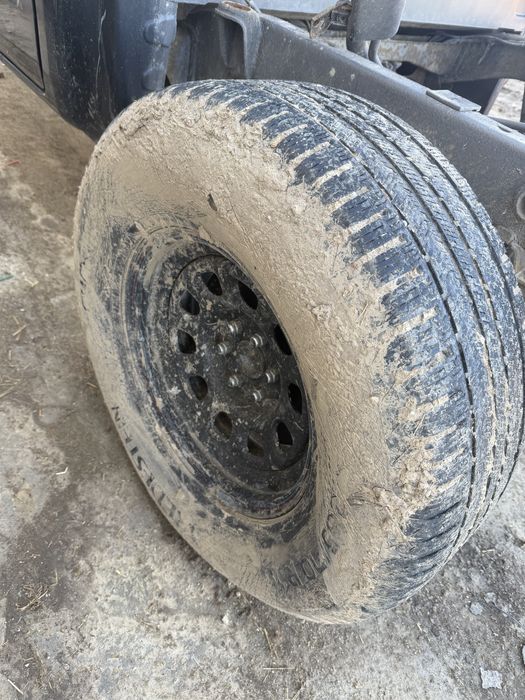 Jante cu anvelope Nissan Navara  265/70 R16