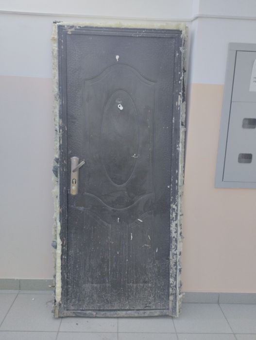 Продам двер бу но хорошом состояние