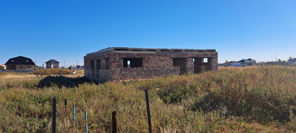 Продам недостроенный дом в Бозайгыре 25 соток участок