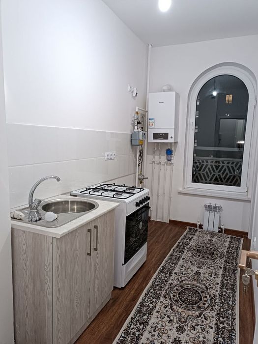 Chirchiq shahar Mikrarayon 2 Assalom havo Golden house 3 xonali uy sot